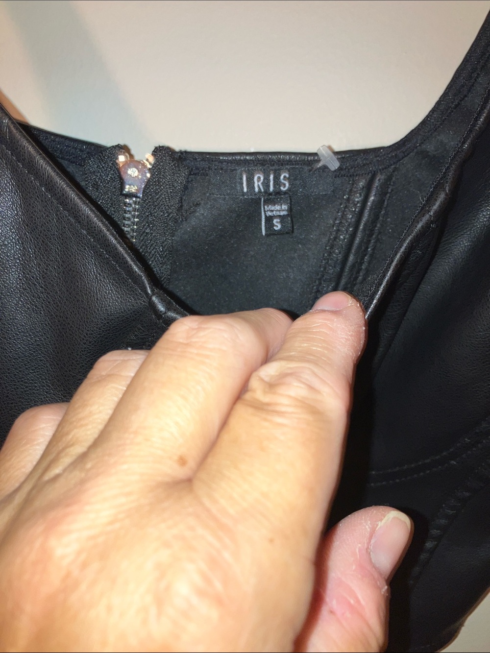 IRIS Faux Leather Black Crop Top Zip Back Size Small - Picture 2 of 4
